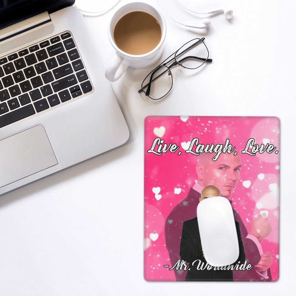 Mr. Worldwide Says To Live Lau - Desk Setup Pink recensie en prijs